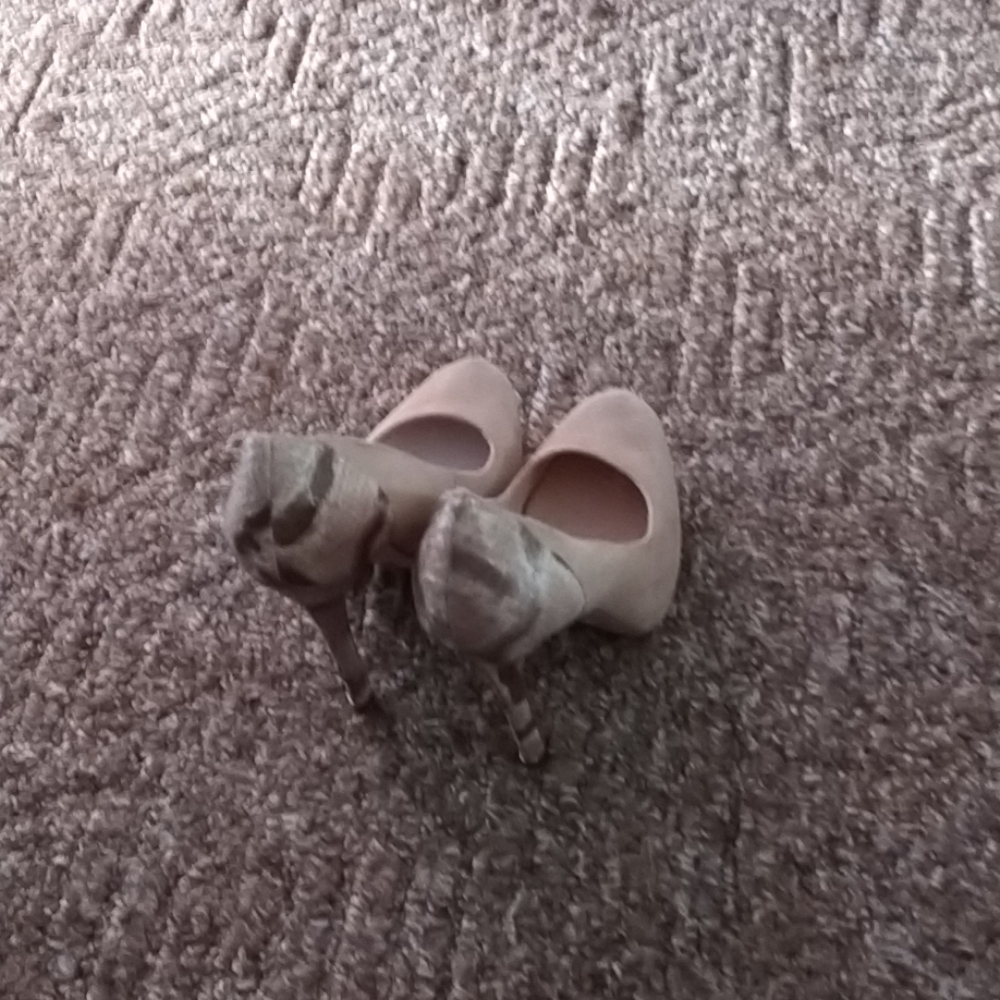 Shoes - Picture 3 of 3